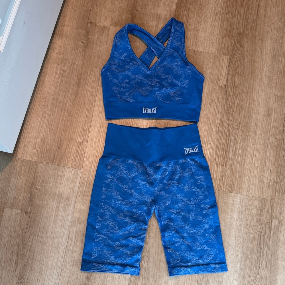 Everlast Blue Seamless Cross-Back Sports Bra and Biker Shorts Set